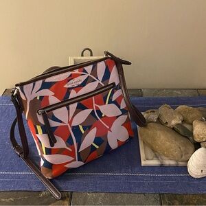 Kate Spade Crossbody Bag. Strap and corners need repair. Please check pics.